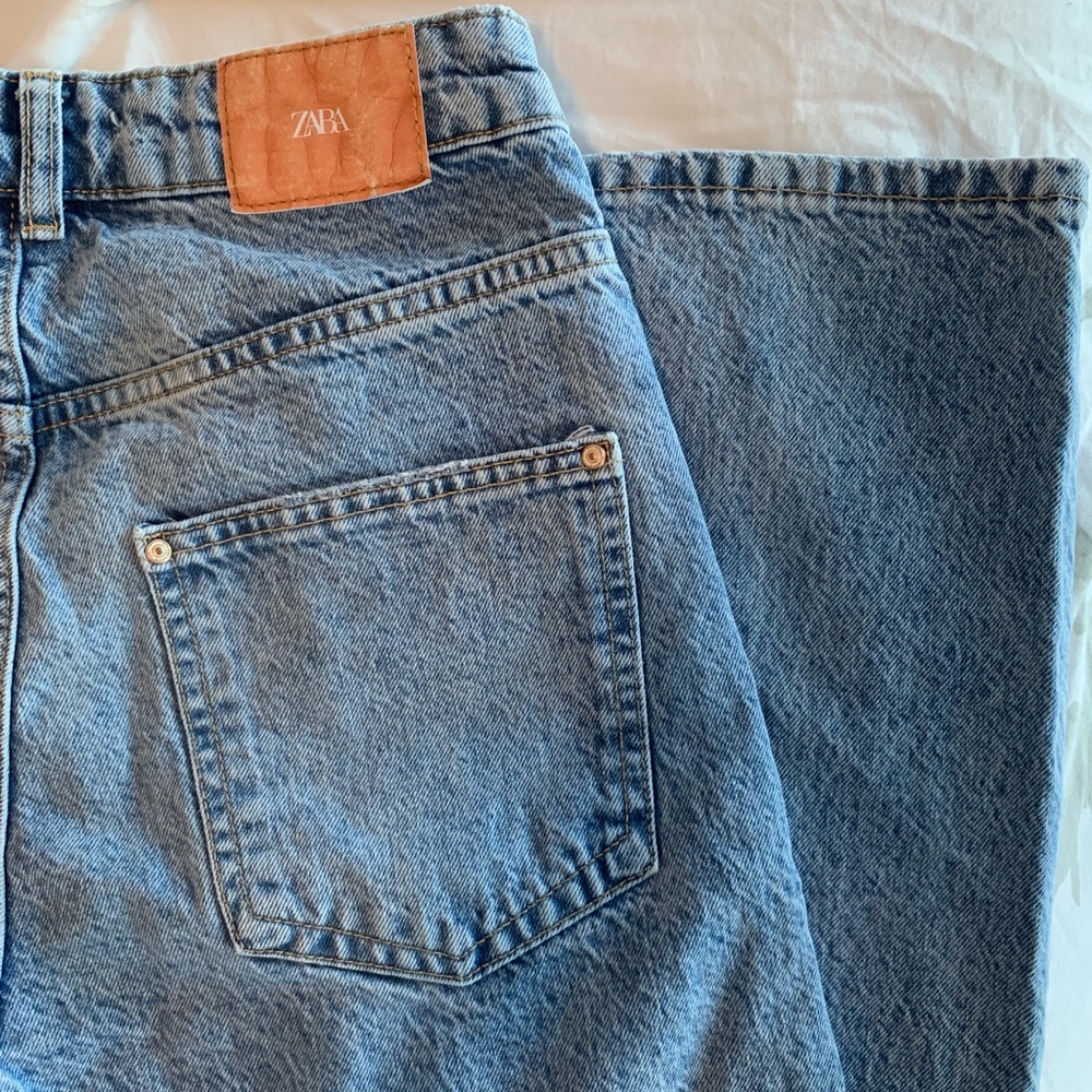 Zara High Rise Full Length Ripped Jeans Size 6 Light Wash